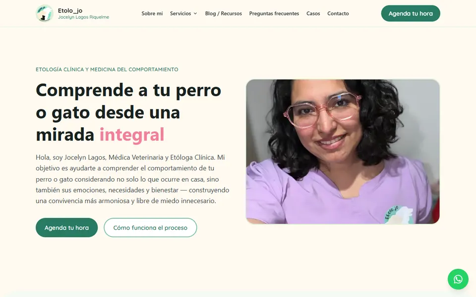 Página de inicio del sitio de Etolo_jo con la presentación de Jocelyn y el botón Agenda tu hora